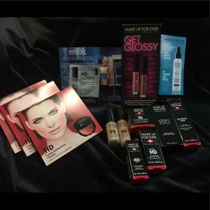 Make Up For Ever - 15 piece collection with bag